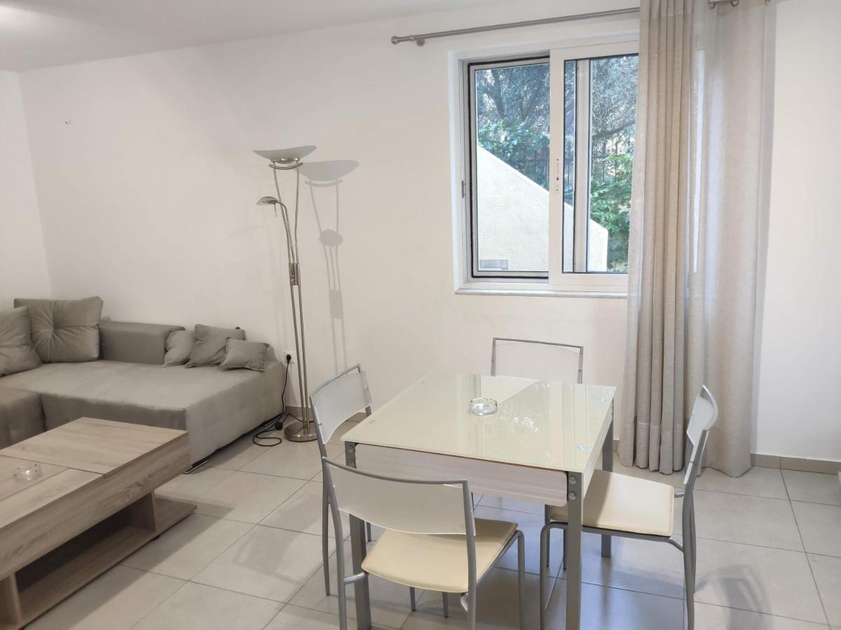Alexia Rooms Palaiochora Exterior photo