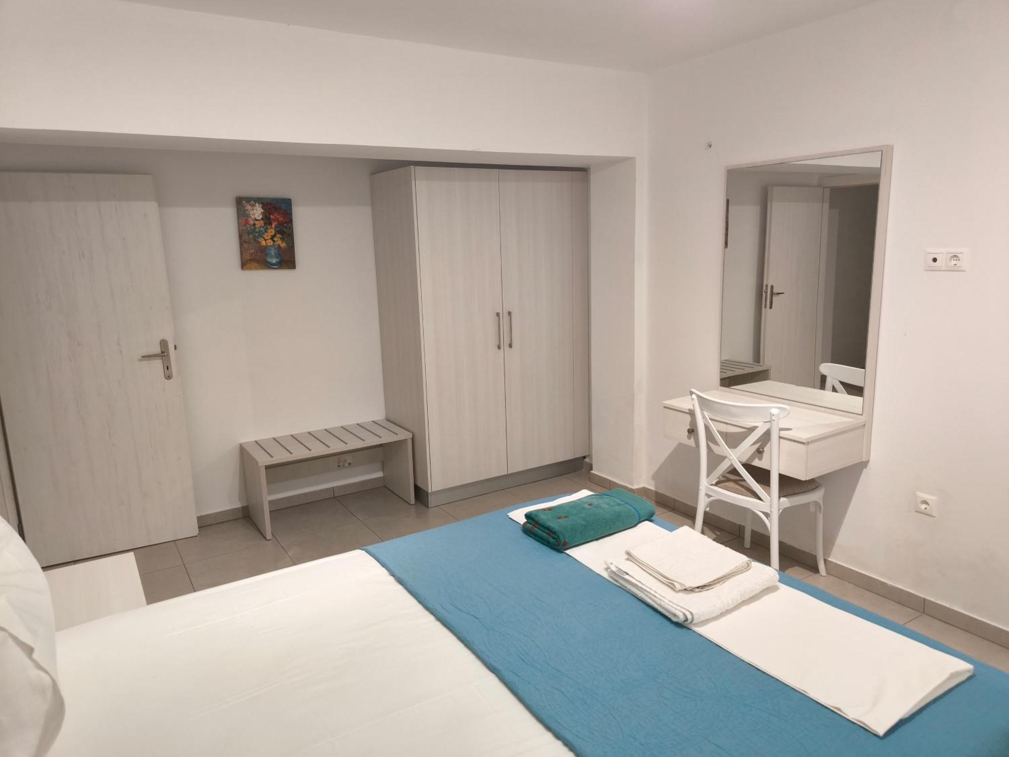 Alexia Rooms Palaiochora Exterior photo
