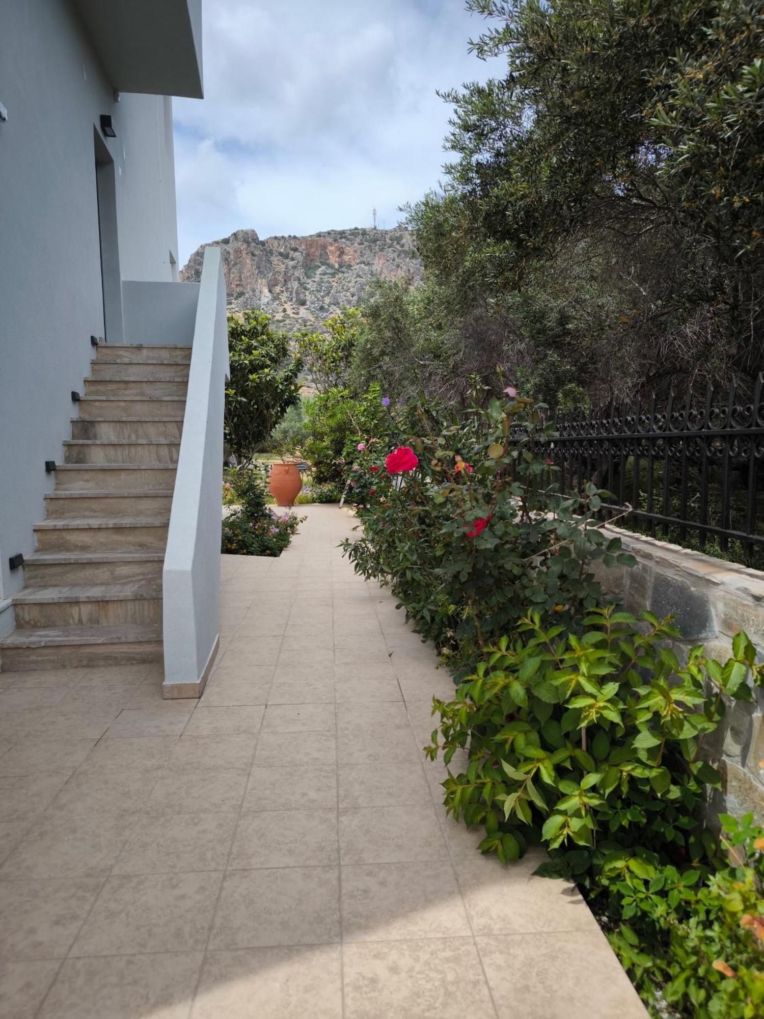 Alexia Rooms Palaiochora Exterior photo