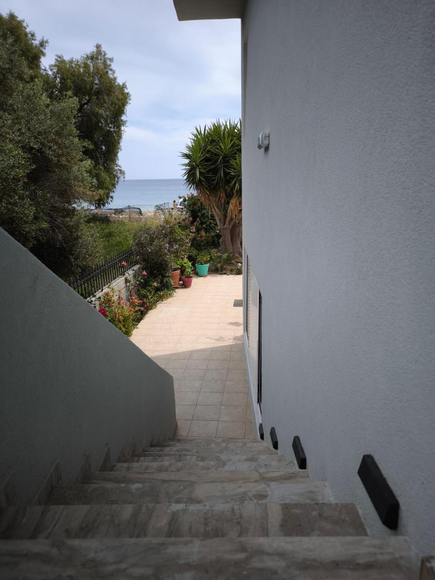Alexia Rooms Palaiochora Exterior photo