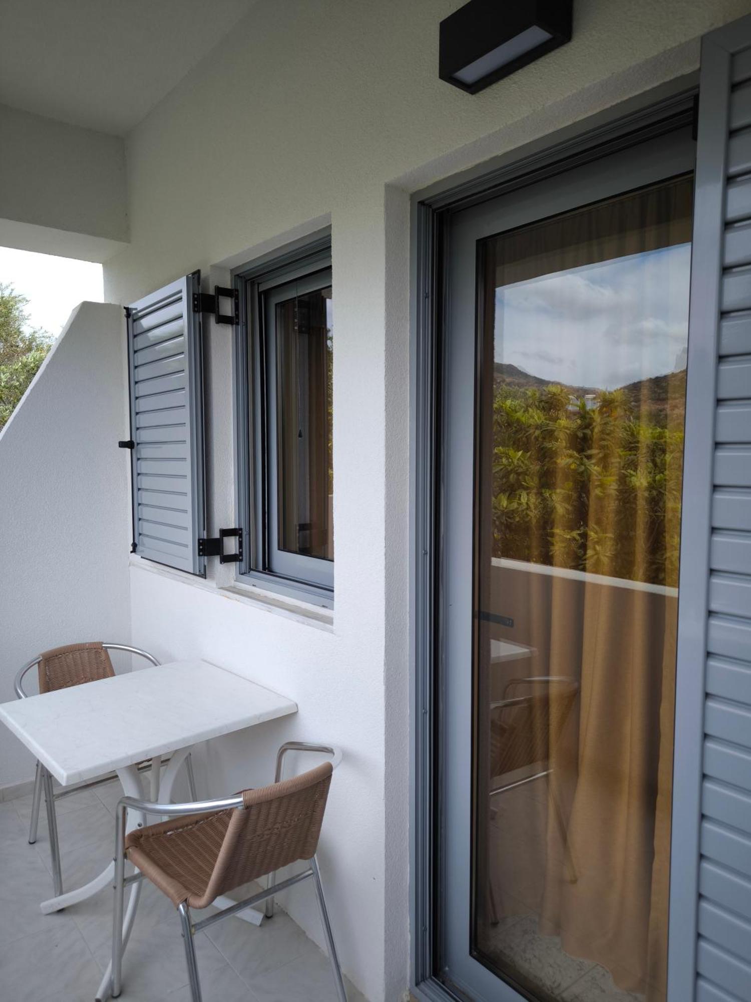 Alexia Rooms Palaiochora Exterior photo