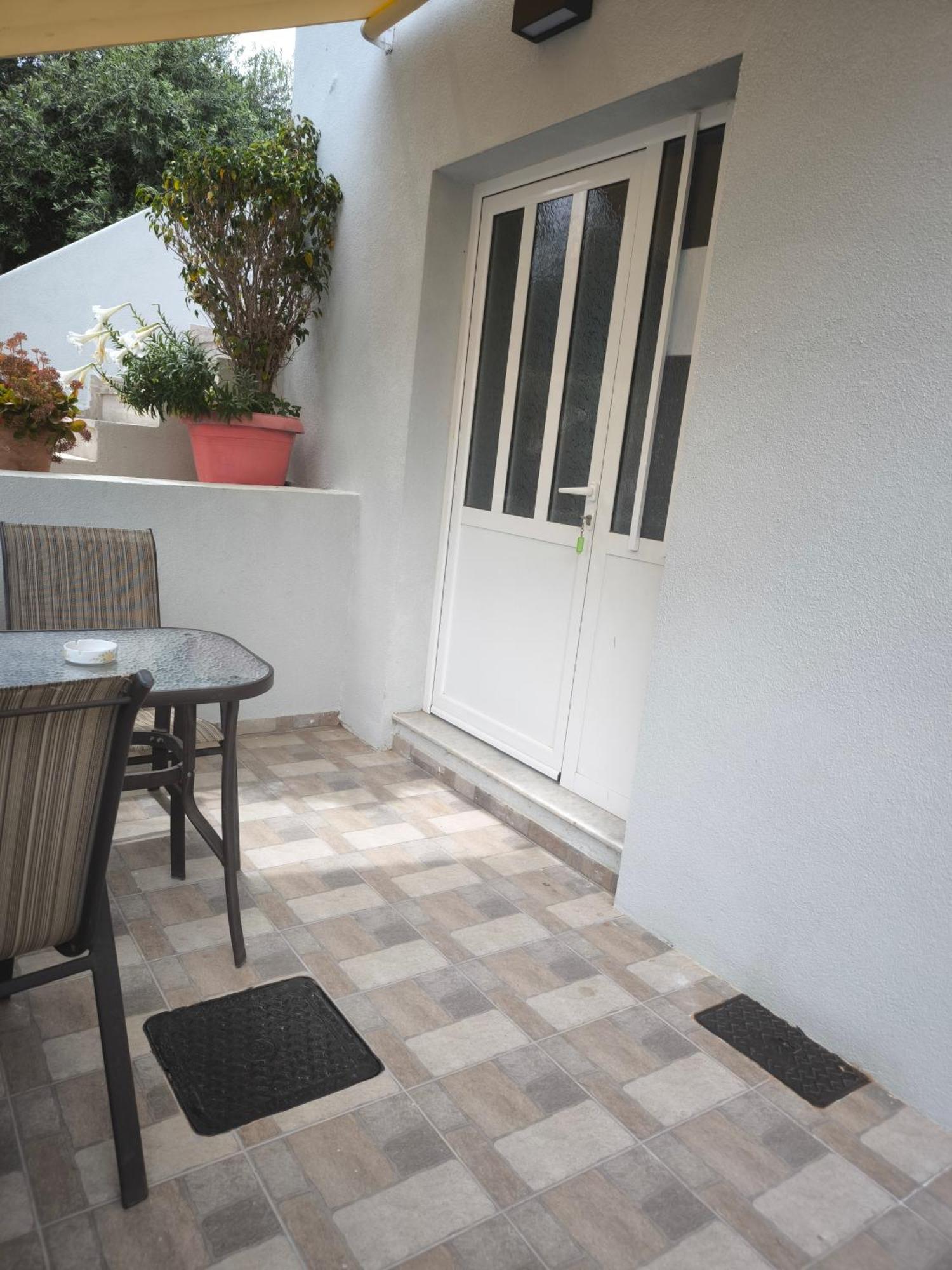Alexia Rooms Palaiochora Exterior photo